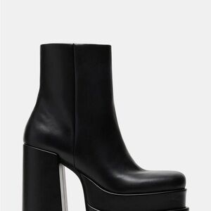 Steve Madden Cobra boots